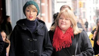 Taylor Swift e sua mãe 