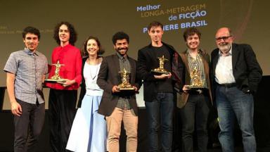 Elenco de Tinta Bruta no Festival Internacional de Cinema do Rio 