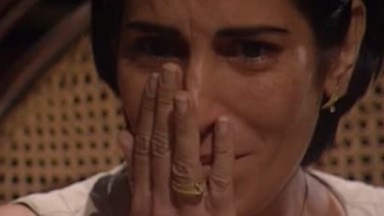 Rafaela chora em cena de O Rei do Gado 