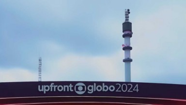 Torre da Record aparece na entrada do Upfront Globo 2024 