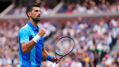 Novak Djokovic comemorando ponto 