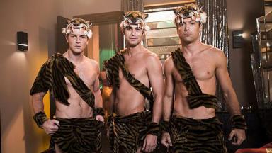 Patrick, Candé e João caracterizados como os Tigres Siberianos 