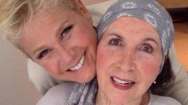 Xuxa presta homenagem para a mãe Alda: "Te amo com todas as minhas forças" 