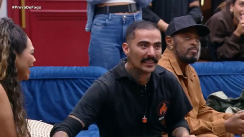 Olha  ele