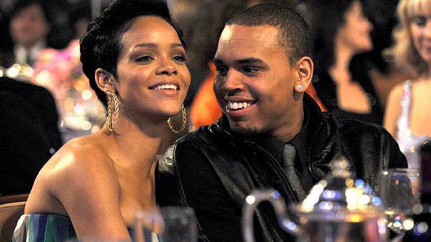 Chris Brown relembra brigas com Rihanna: \"Ela começou a me bater\"