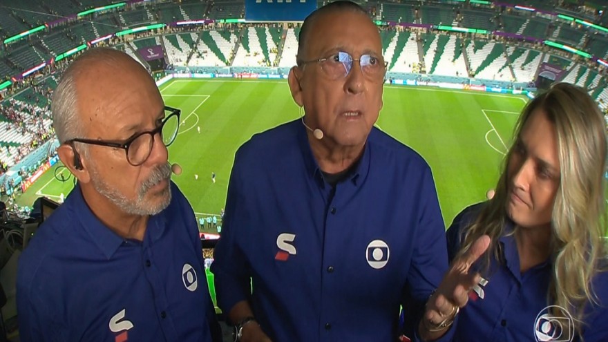 Globo homenageia Galvão Bueno após final da Copa e faz narrador chorar