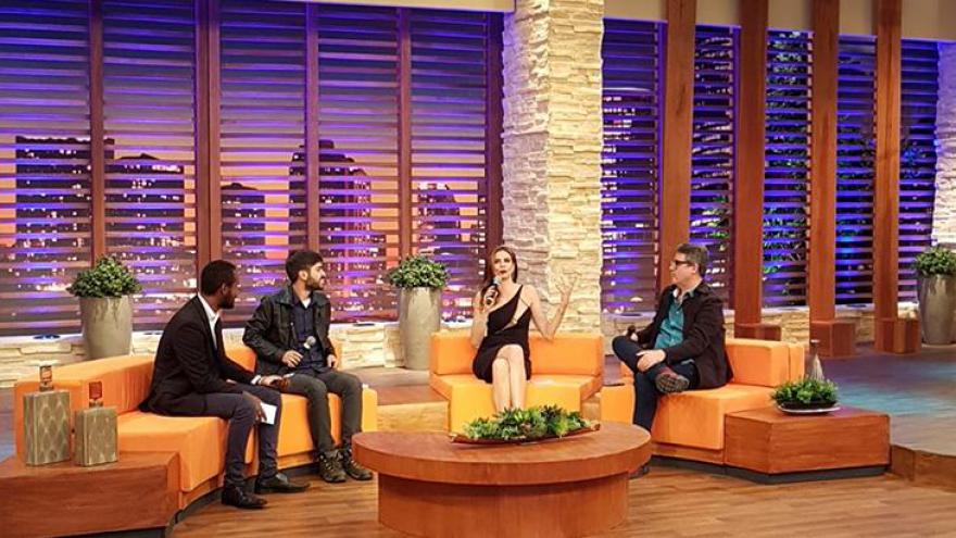 Luciana Gimenez lança novo cenário de talk-show após \"ter ataque\" com o marido