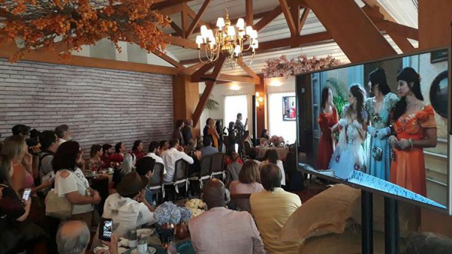 Globo promove lançamento de “Orgulho e Paixão” em salão de estilo colonial
