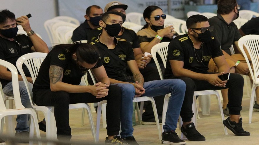 Corpo de Paulinha Leite está sendo velado em ginásio em Aracaju, aberto ao público