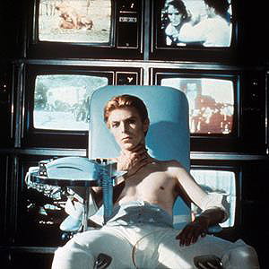 Confira o relançamento do filme \"O Homem que Caiu na Terra\" com David Bowie
