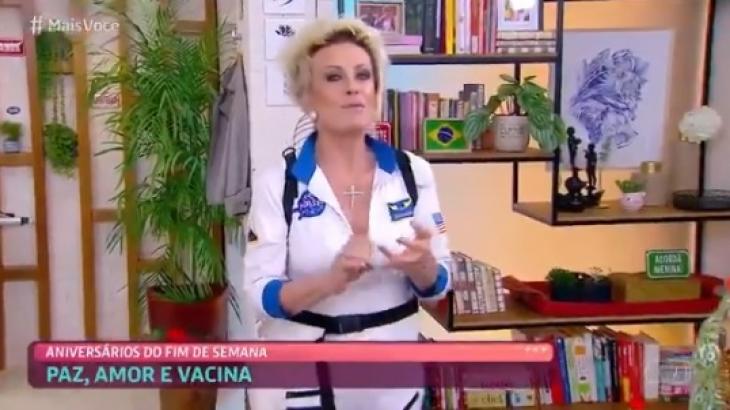 Ana Maria Braga recebe primeira dose de vacina contra Covid-19