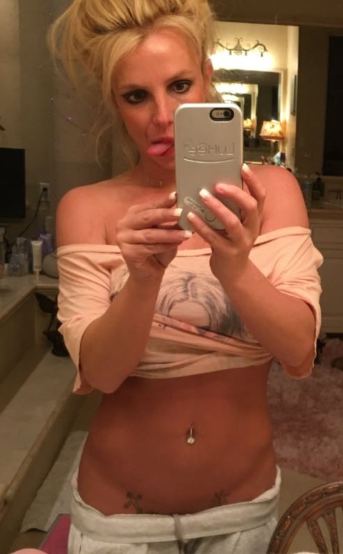 Britney Spears provoca seguidores com tatuagem em lugar inusitado
