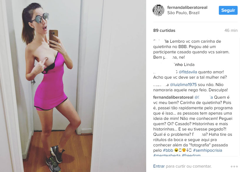 Ex-BBB Fernanda Liberato mostra seio em foto, é criticada e briga com fã
