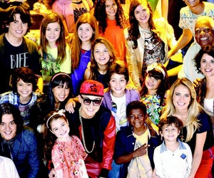 MC Gui comete gafe e diz que "Chiquititas" é exibida pela Record