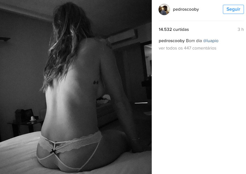 Pedro Scooby posta foto de Piovani na cama apenas de calcinha: \"mulherão\"
