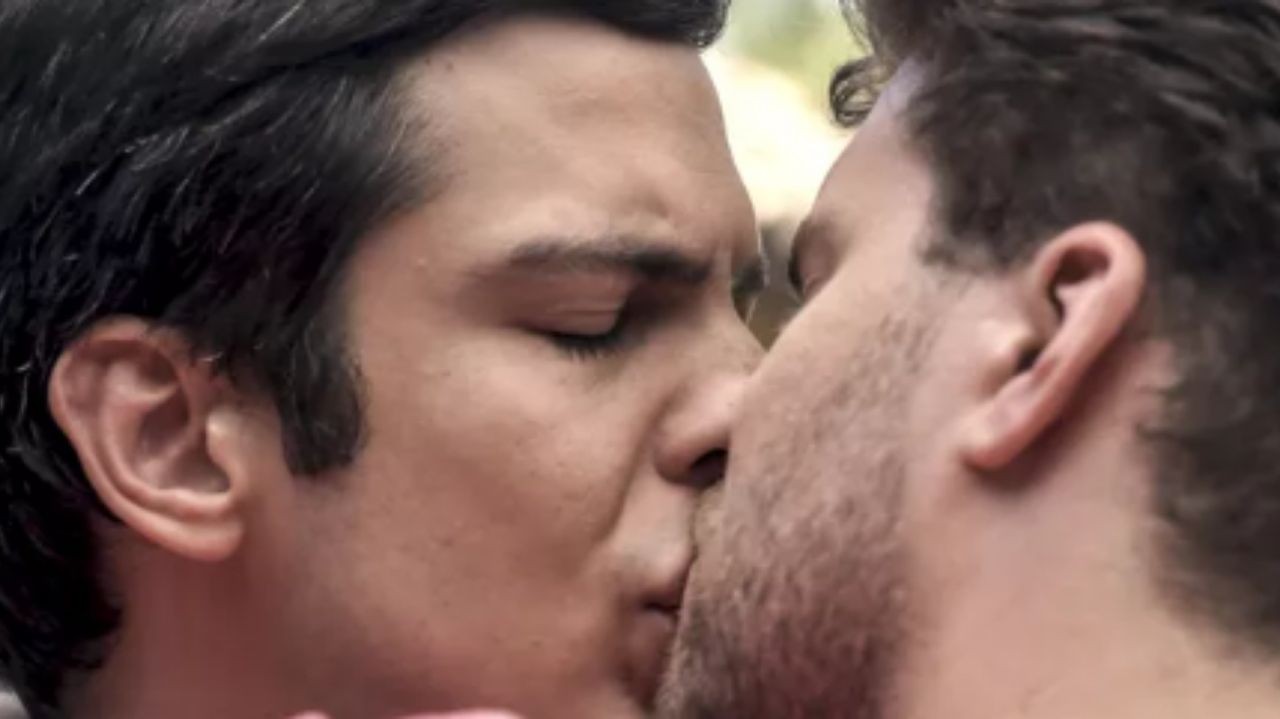 Tadeu e Guta de Pantanal não foram os primeiros: Top 5 de beijos que deram o que falar
