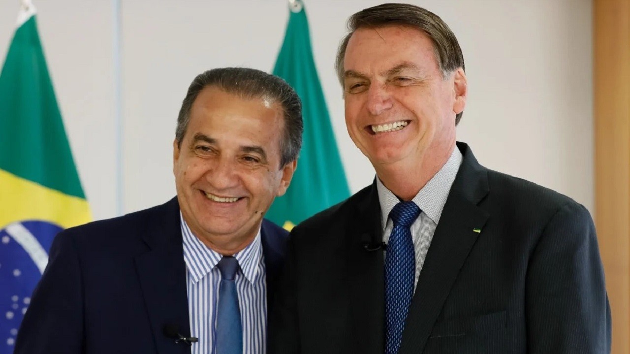 Bolsonaro detona artistas que assinaram carta pela democracia