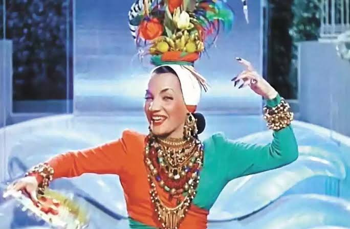 Após saída de Larissa Manoela de filme, Lorena Comparato é escolhida para ser Carmen Miranda