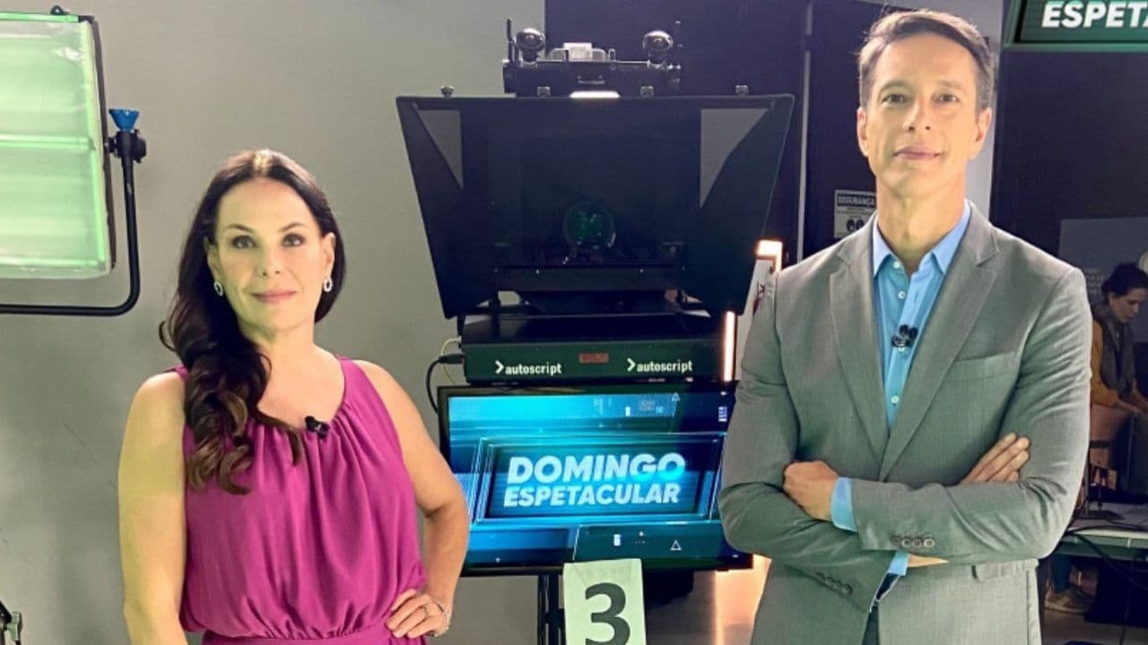 Carolina Ferraz e Sérgio Aguiar nos bastidores do Domingo Espetacular