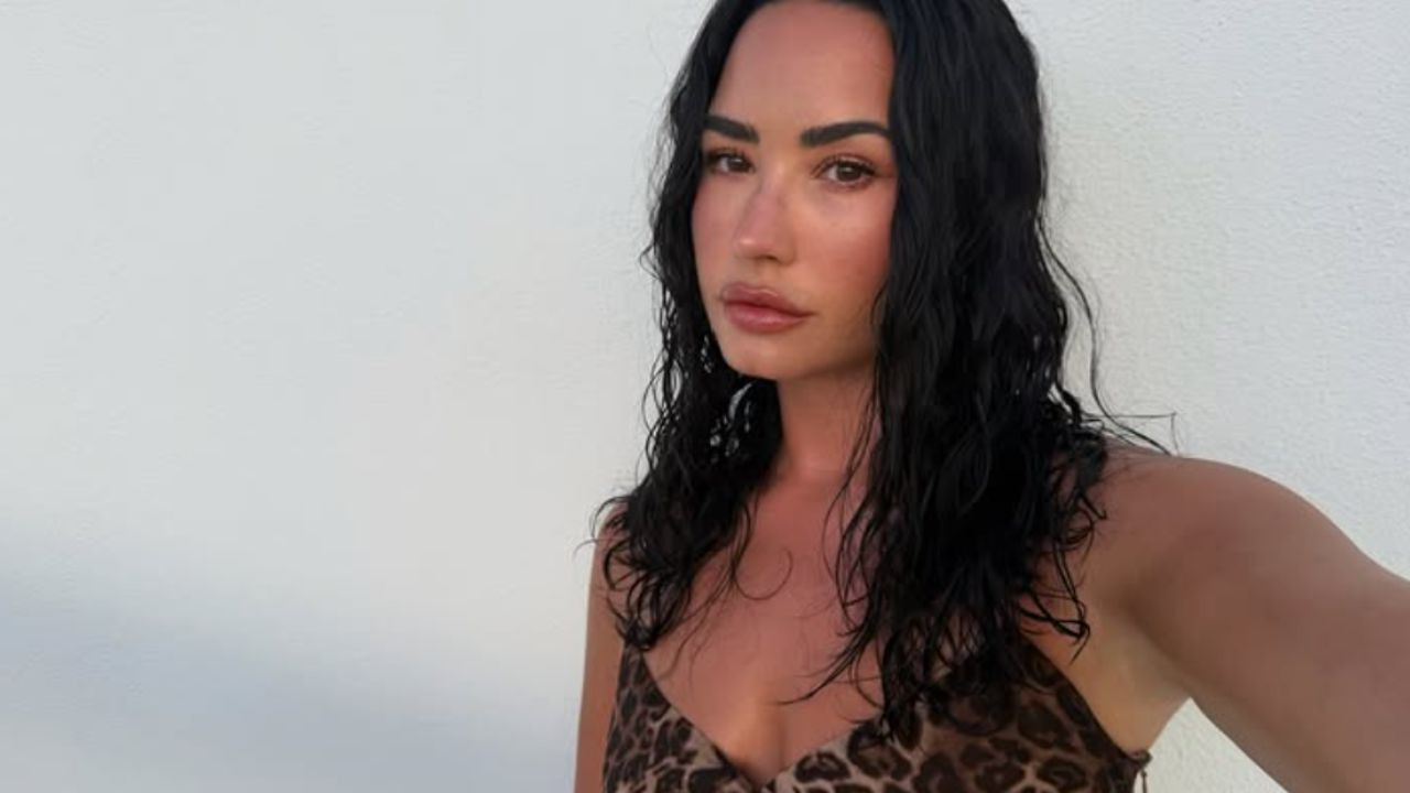 Demi Lovato desembarca no Rio para o Rock in Rio e brinca em primeiro post no Brasil