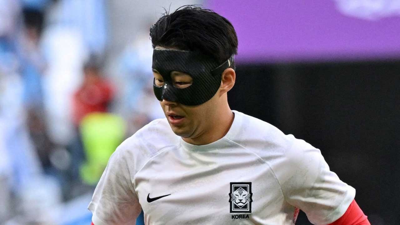 Copa do Mundo: Por que alguns jogadores usam máscara no jogo?