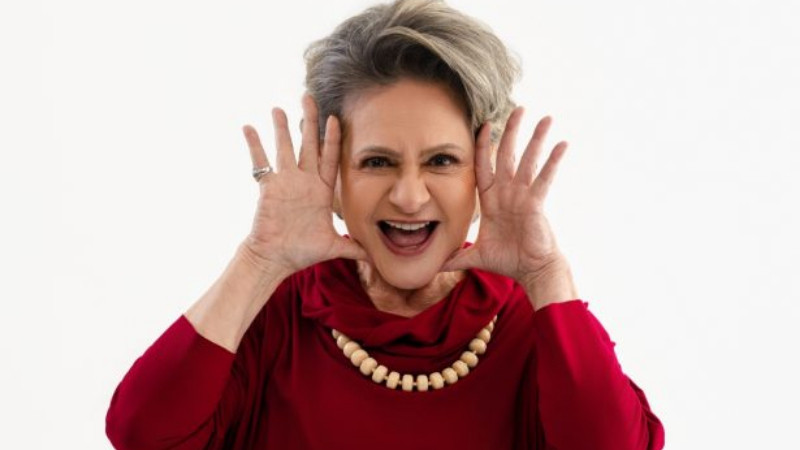 Aos 71 anos, Fafy Siqueira desabafa sobre velhice: \"Precisei de terapia\"