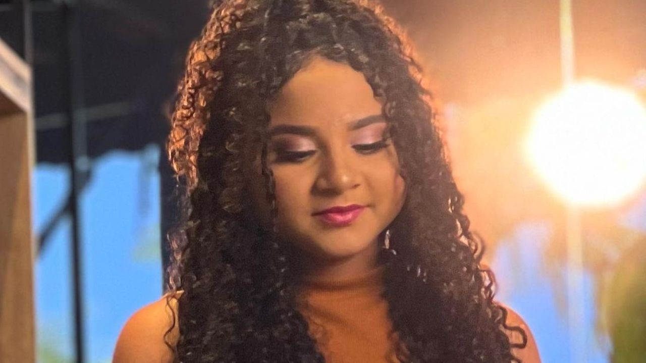 Cantora de 15 anos desaparece em shopping de Fortaleza