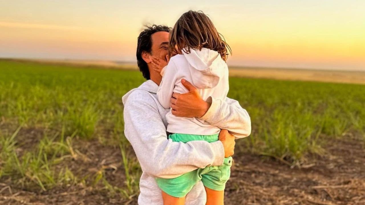 À espera de 2º filho, Rodrigo Santoro diz que trabalha \"para ser a melhor versão do pai\"