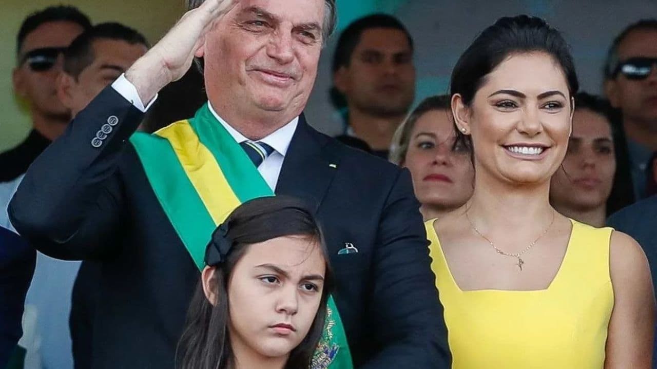 Michelle Bolsonaro quebra silêncio após derrota nas urnas e unfollow