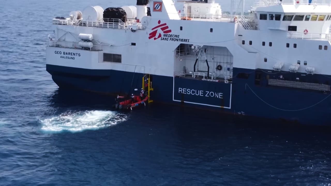 Record participa de resgate de refugiados com navio dos Médicos Sem Fronteiras