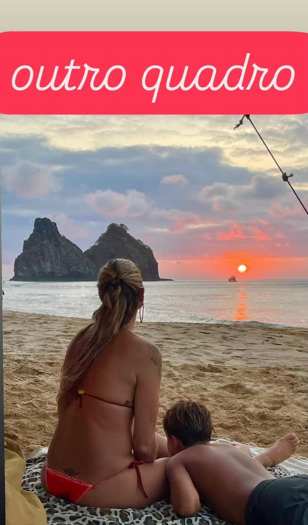 Luana Piovani posa de biquíni na praia; fotos