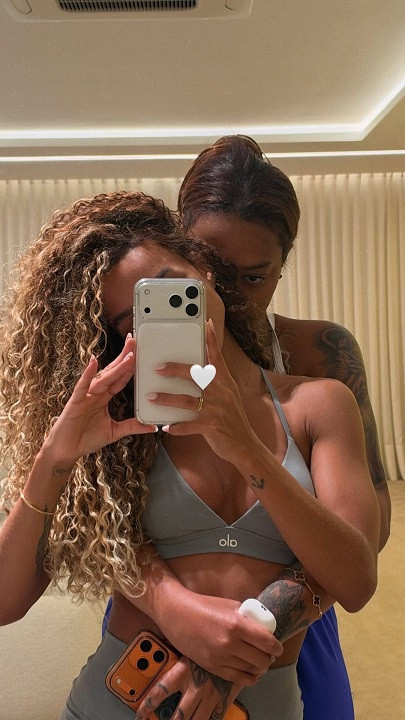Ludmilla mostra rotina pós-viagem para manter o foco e surge coladinha com esposa
