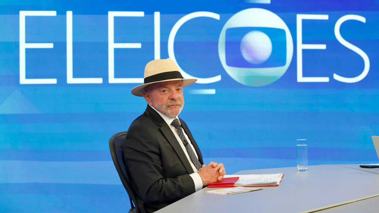 Sabatinas da Globo com Lula e Flávio Bolsonaro geram mal-estar interno; veja o que irritou a direção