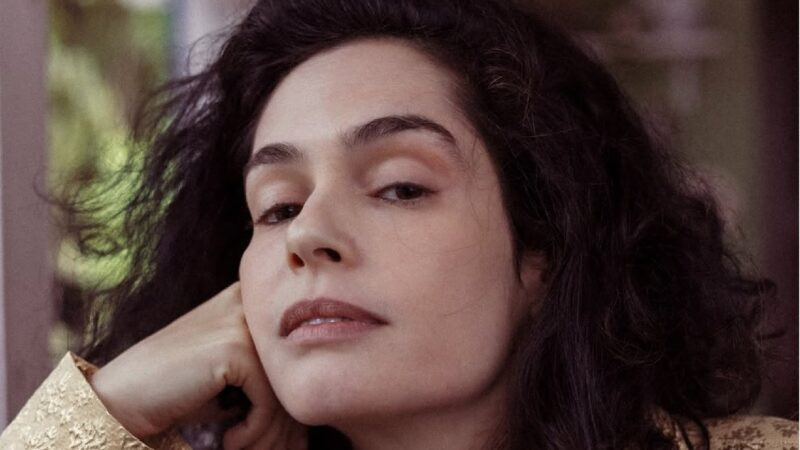 Maria Flor admite que sentiu ciúmes do enteado e expõe mágoa: \"Não era prioridade naquele momento\"