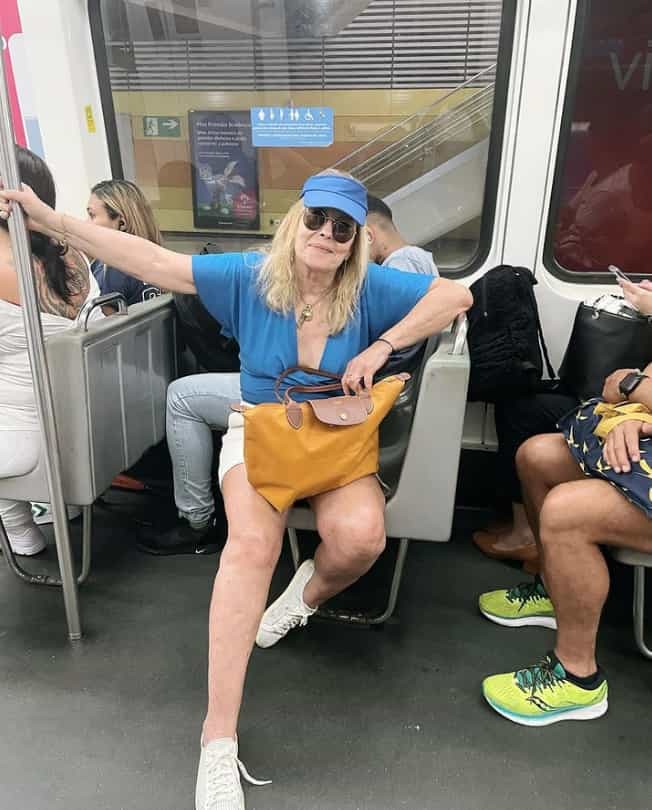 Aos 71, Maria Zilda anda pela 1ª vez de metrô no Rio e surpreende