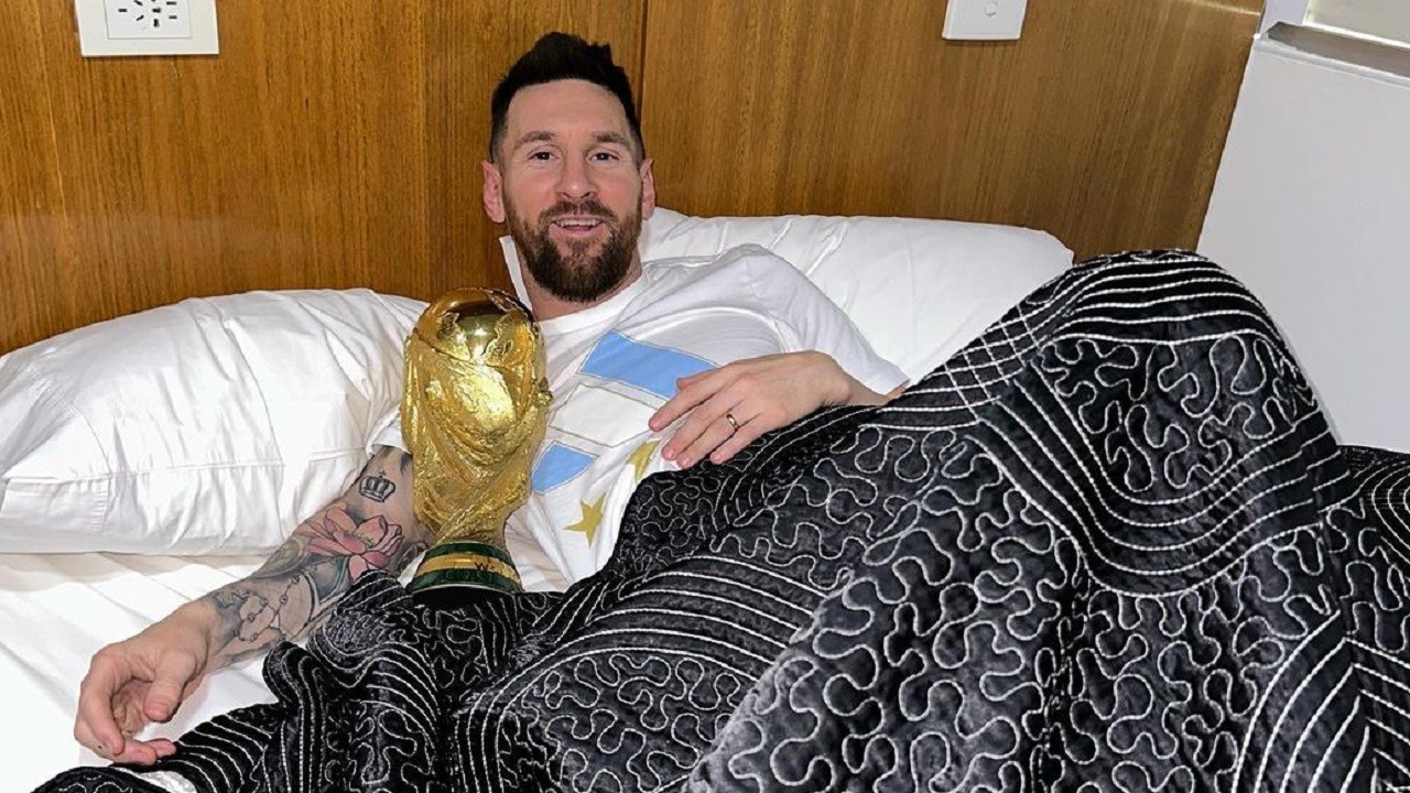Foto de Messi com a taça da Copa é a mais curtida do Instagram