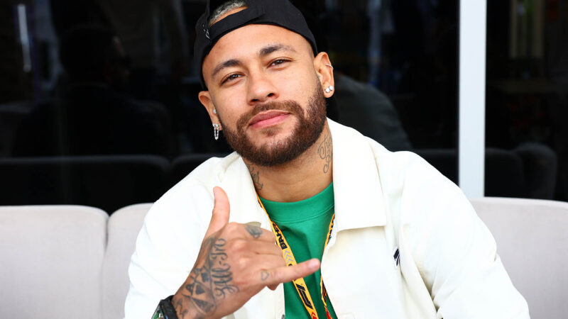 Neymar desabafa após provocar a torcida do Atlético-MG: \"Pode me xingar à vontade\"