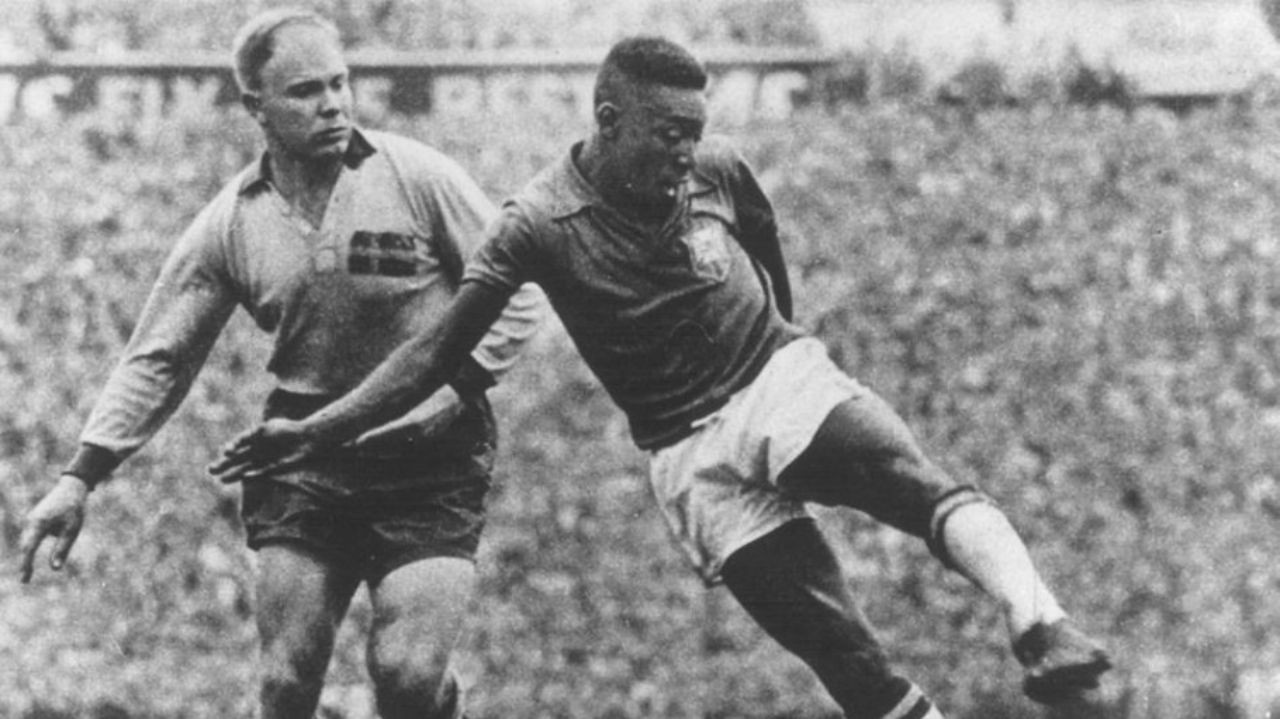 Por que Pelé não jogou os primeiros jogos da Copa de 58