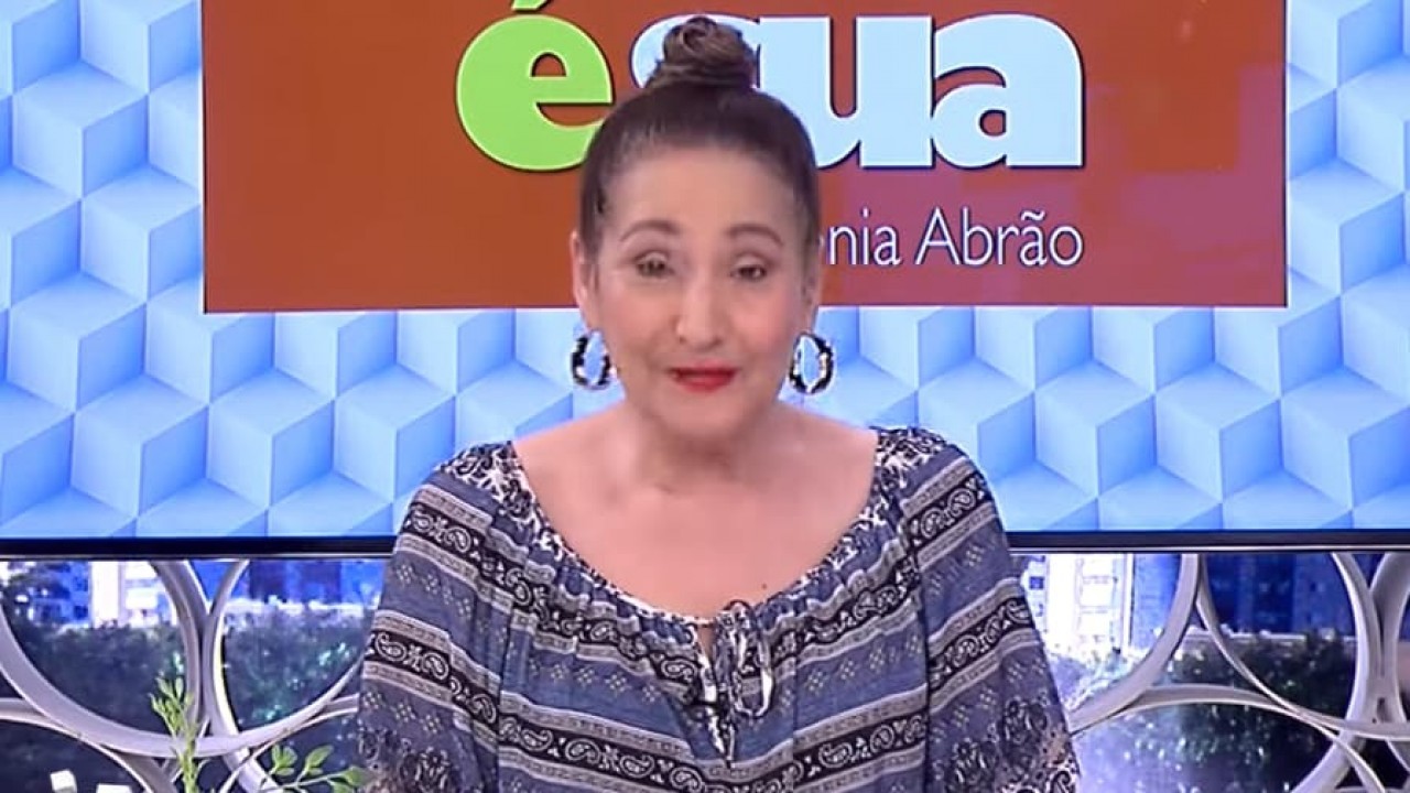 Sonia Abrão deixa fofocas de lado e recebe ministro de Bolsonaro ao vivo