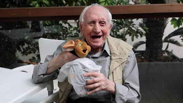 Morre Peppino Mazzullo, a voz de Topo Gigio, aos 100 anos