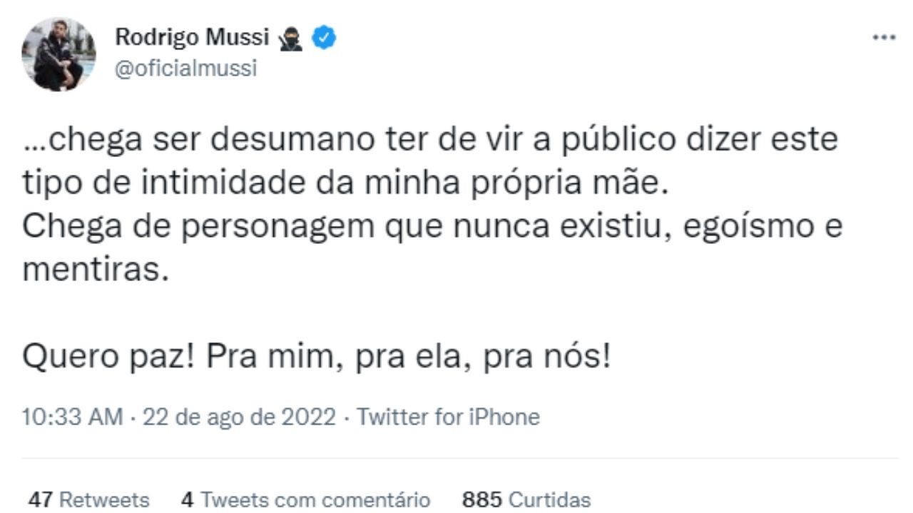 Tweet de Rodrigo Mussi desmentindo a mãe
