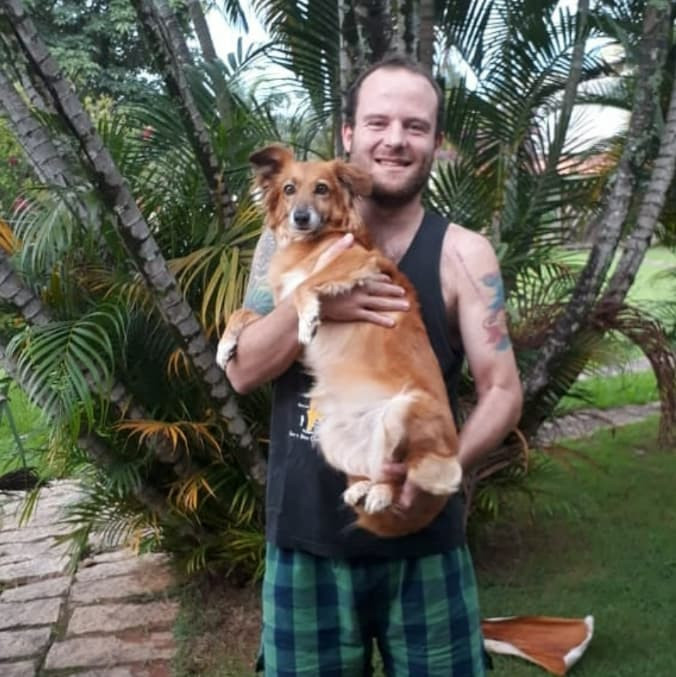 Lembra dele? Ator de Belíssima teve envolvimento com droga e se jogou de quarto de hotel