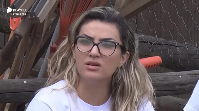 Thayse Teixeira falou sobre o voto de Hariany Almeida em formação da roça no reality show A Fazenda 2019