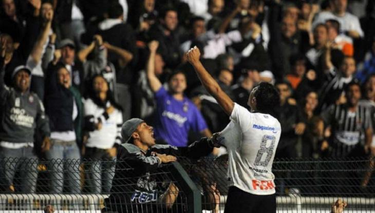 Corinthians e Vasco será um dos jogos exibidos pelo Facebook