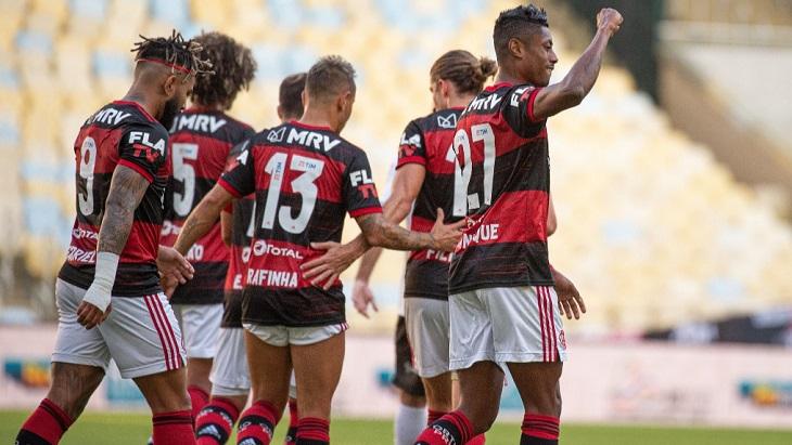Flamengo comemorando gol