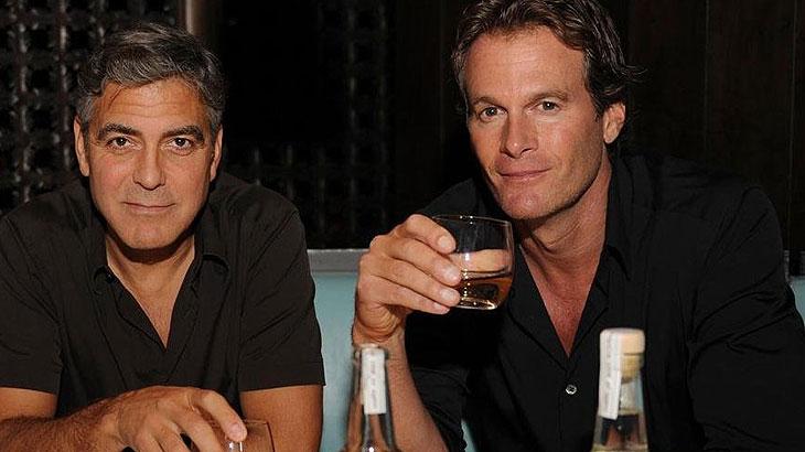 Amigos que ajudaram George Clooney antes de se tornar famoso recebem US$ 1 milhão de presente do galã