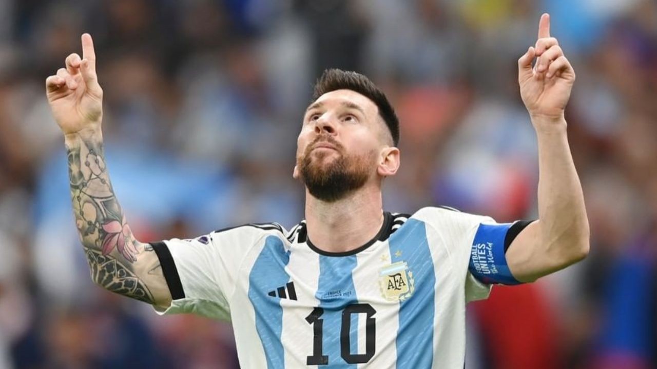 Messi durante comemoração do título da Argentina na Copa do Mundo 2022