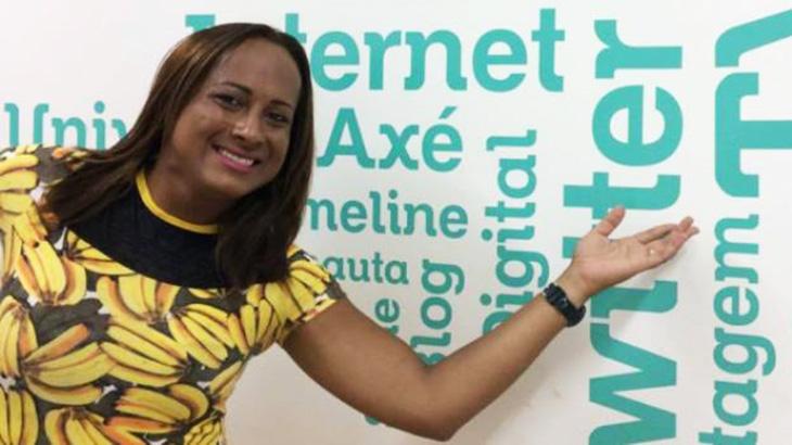 Única transexual jornalista da TV é demitida do SBT na Bahia por apoiar candidato do PT
