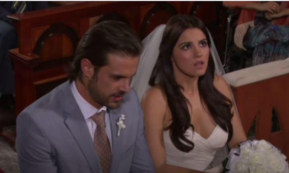 Os personagens Alonso e Maria Desamparada durante cena de casamento em Triunfo do Amor 