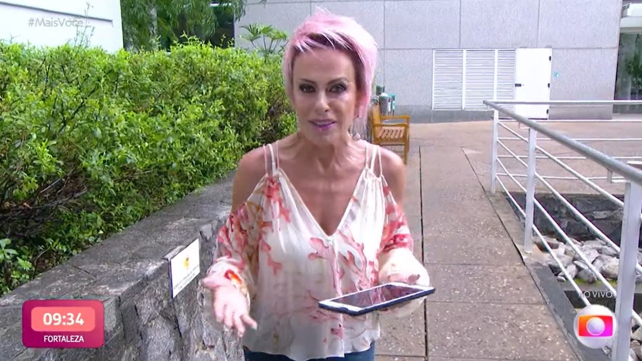 Ana Maria Braga abrindo o programa do lado externo da Globo SP
